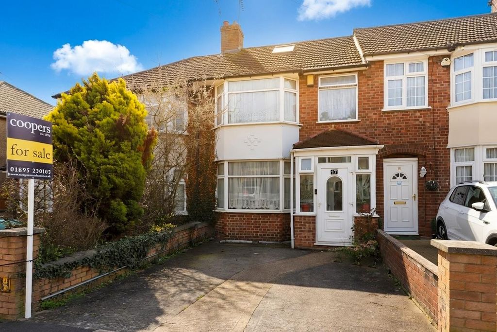 Property photo 1 of 10 Front