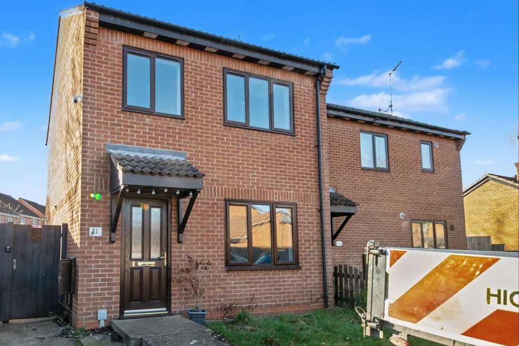 Property photo 1 of 17 1 Hawthorne Avenue, Creswell, Worksop, S80 4La