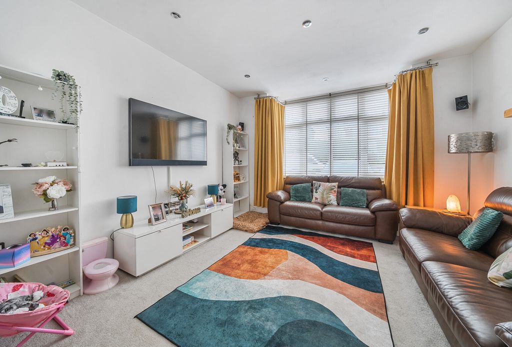 Property photo 3 of 20 Picture 3