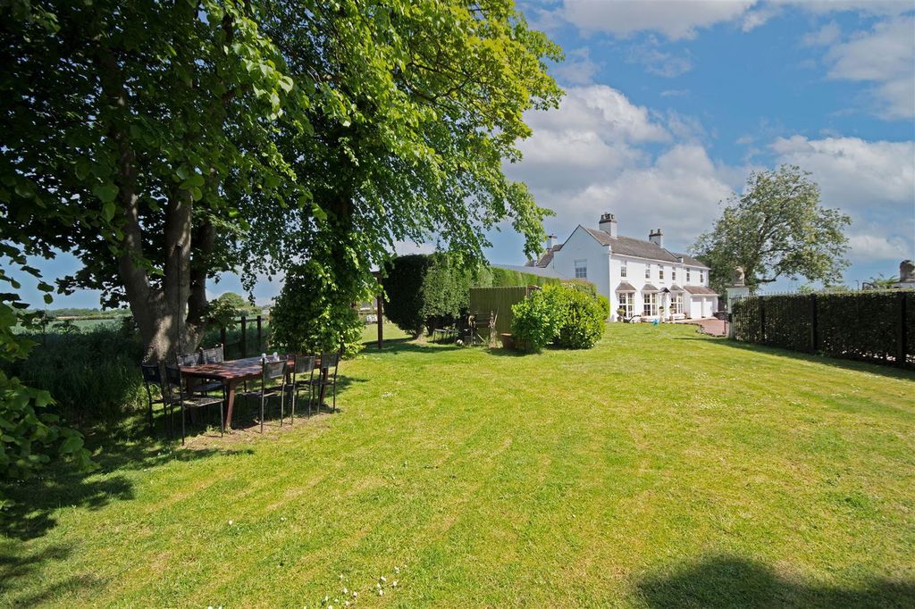 Property photo 3 of 59