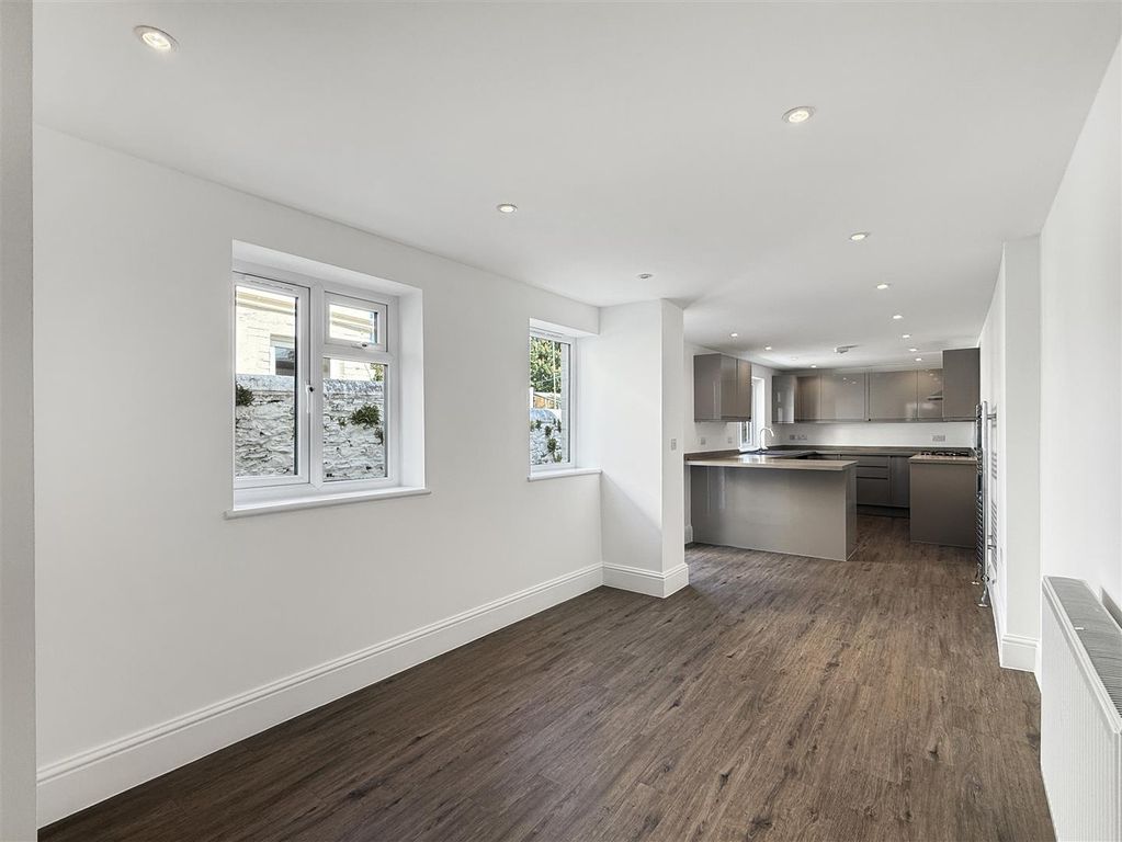Property photo 1 of 10 49E1c362d8F924Ab5Fb0Aad9A19F7A779d277324.Jpg