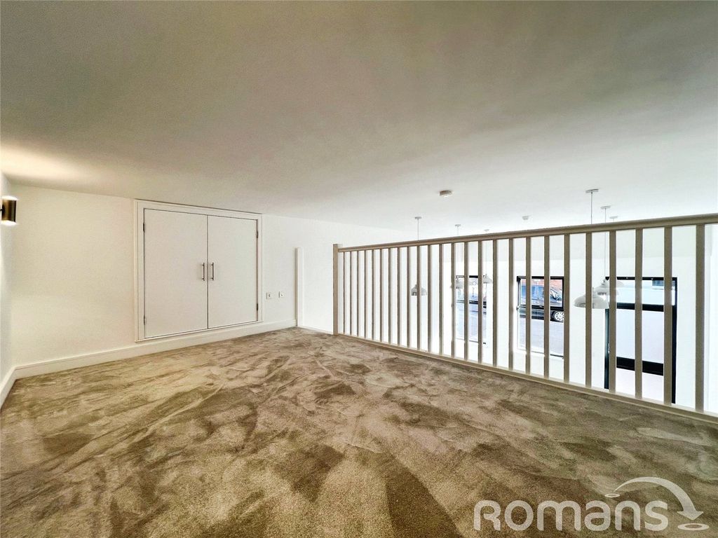 Property photo 3 of 18 Picture No. 09