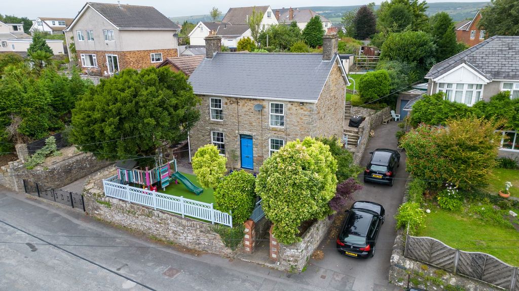 Property photo 1 of 34