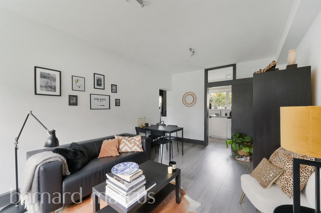 Property photo 3 of 9 Living Room