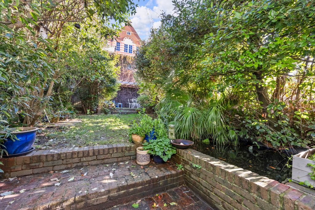 Property photo 2 of 26