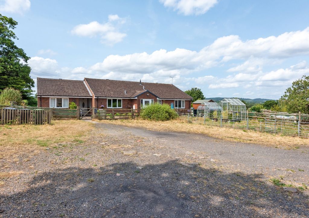 Property photo 3 of 16 Detached Bungalow
