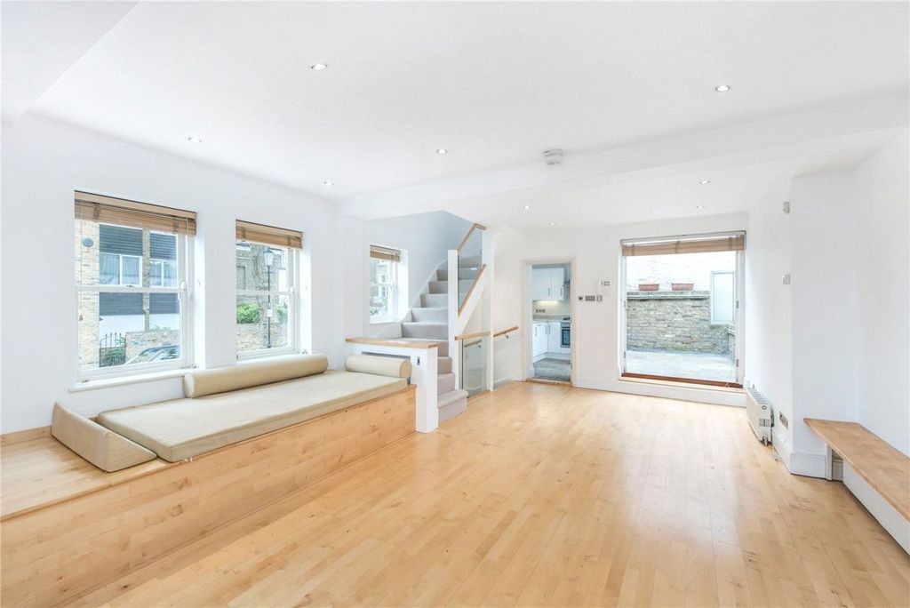 Property photo 2 of 7