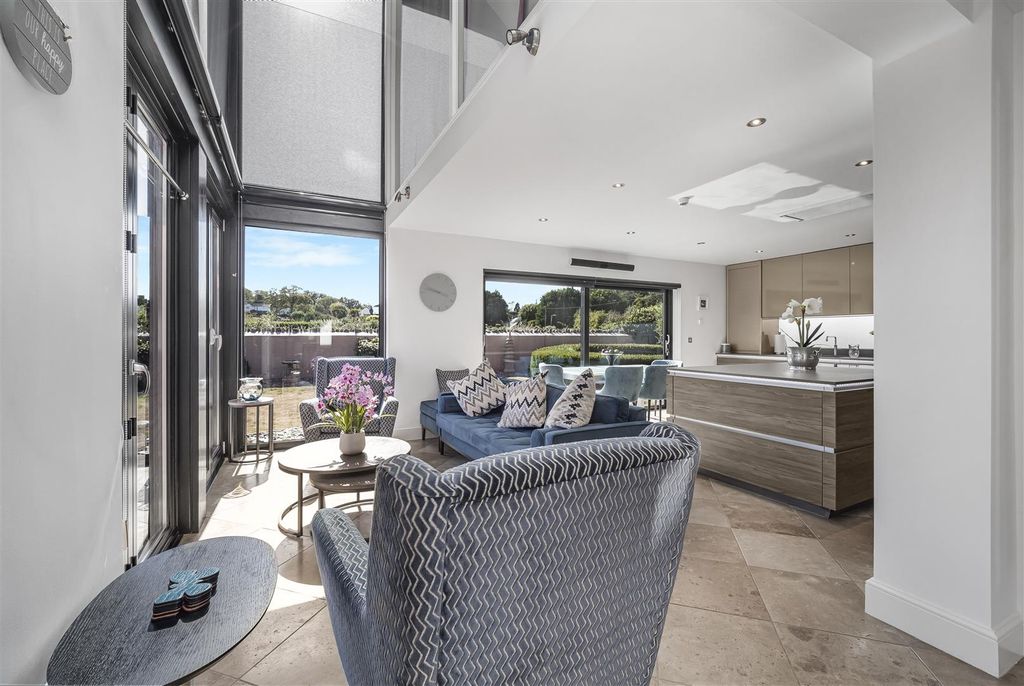 Property photo 3 of 30