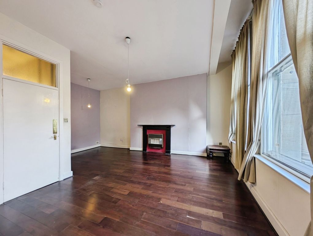 Property photo 2 of 10 Pbox-Img.Jpg