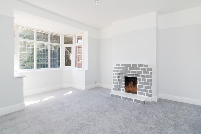 Property photo 2 of 11 1912735