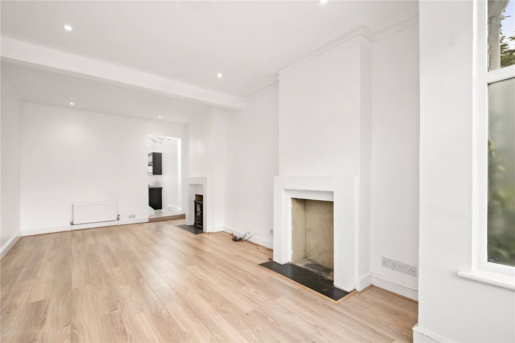Property photo 3 of 11 Picture No. 19
