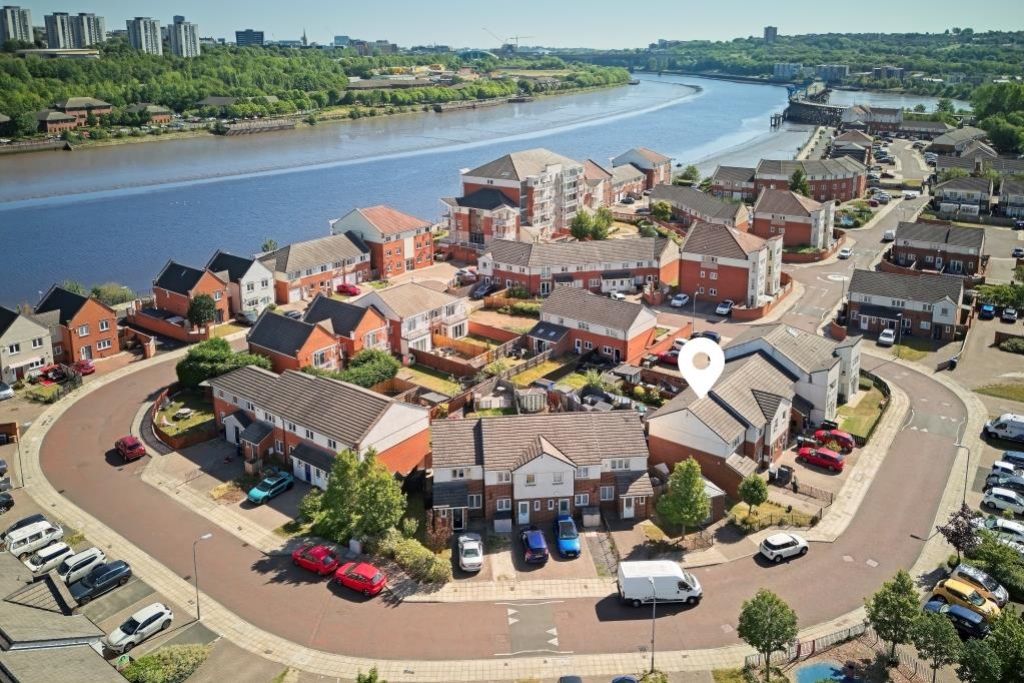 Property photo 2 of 17 Dji_0003_Pin