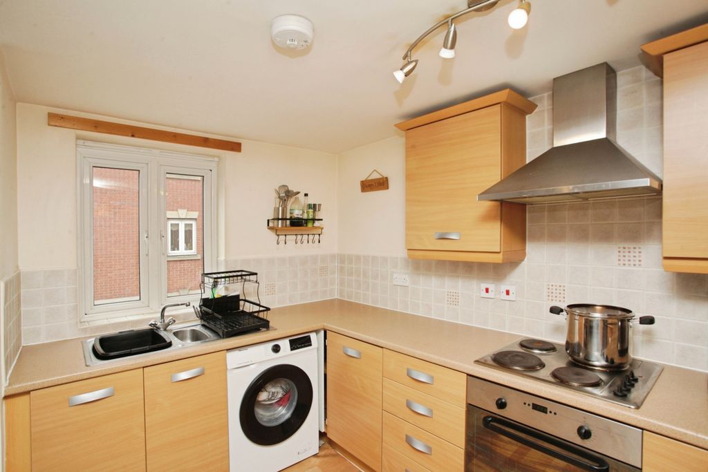 Property photo 3 of 15 Kitchen