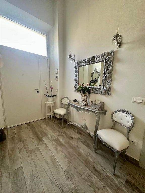 Property photo 3 of 26