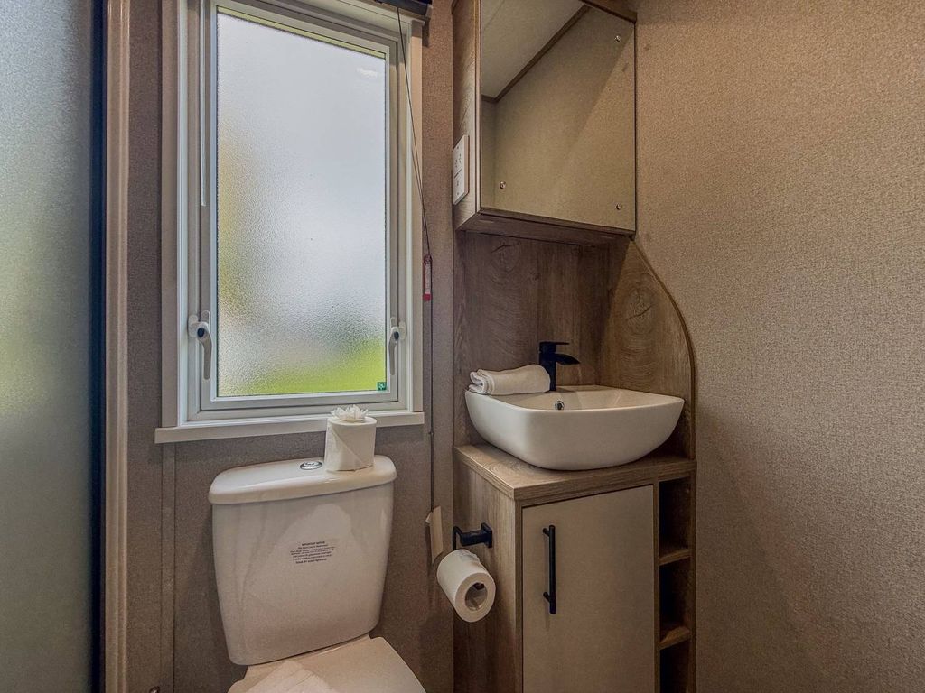 Property photo 2 of 26