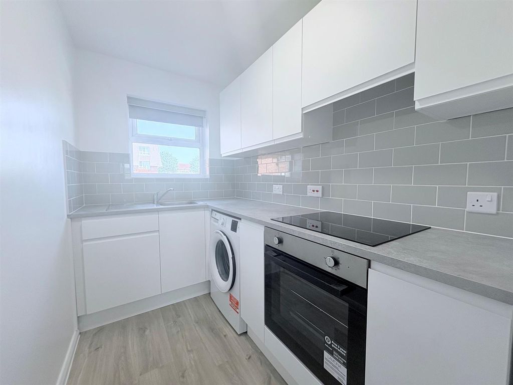 Property photo 2 of 6 4.Jpg