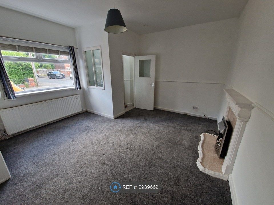 Property photo 2 of 11 Lounge