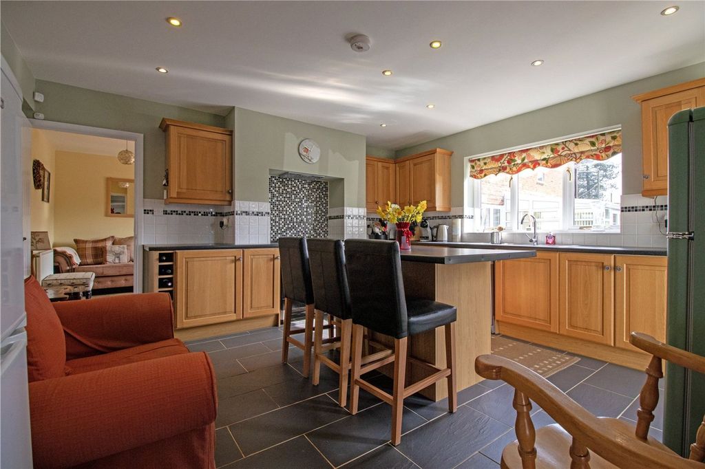 Property photo 3 of 30