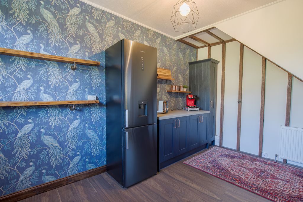 Property photo 3 of 14 Kitchenangle2 (6)