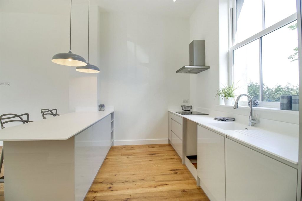 Property photo 3 of 10 Picture No. 05