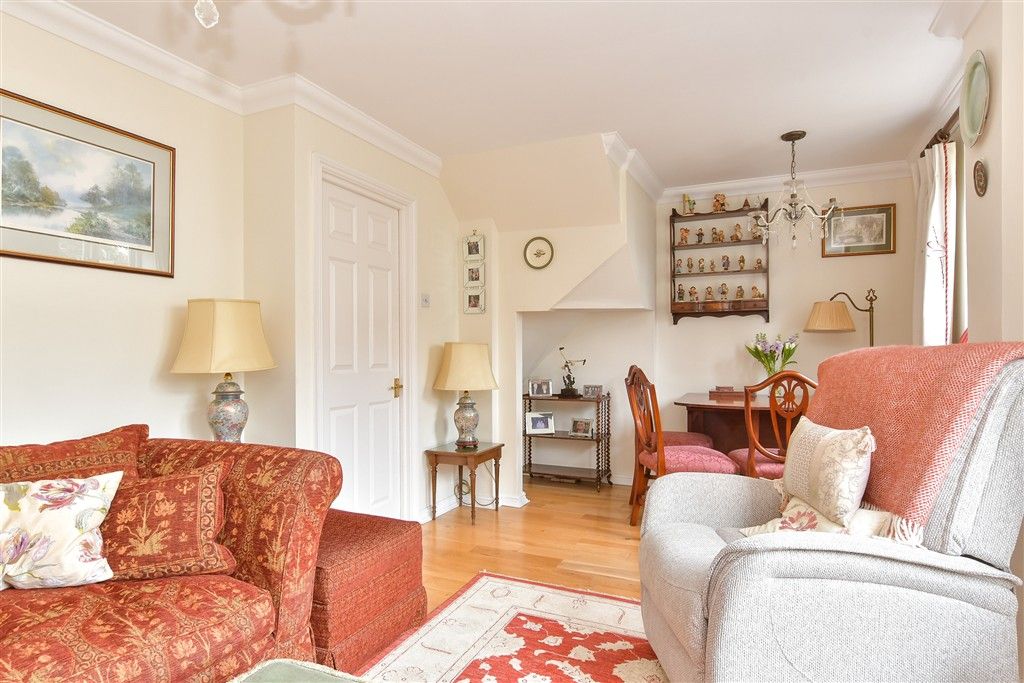 Property photo 1 of 13 Lounge