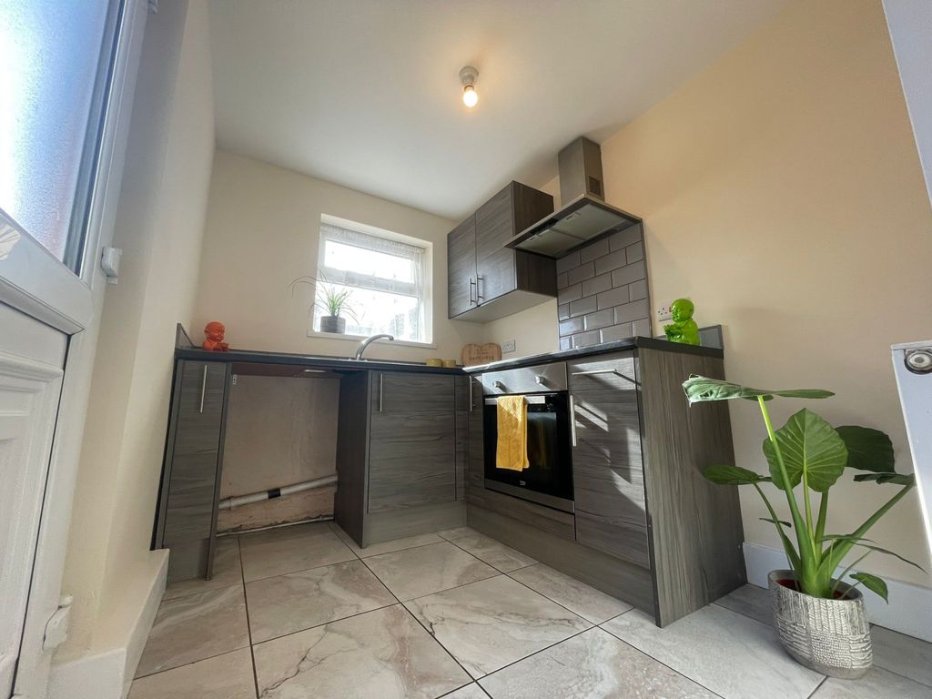 Property photo 1 of 8 2 Bedroom Terraced For Rent