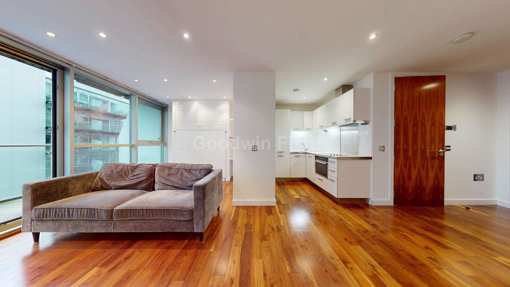 Property photo 1 of 9