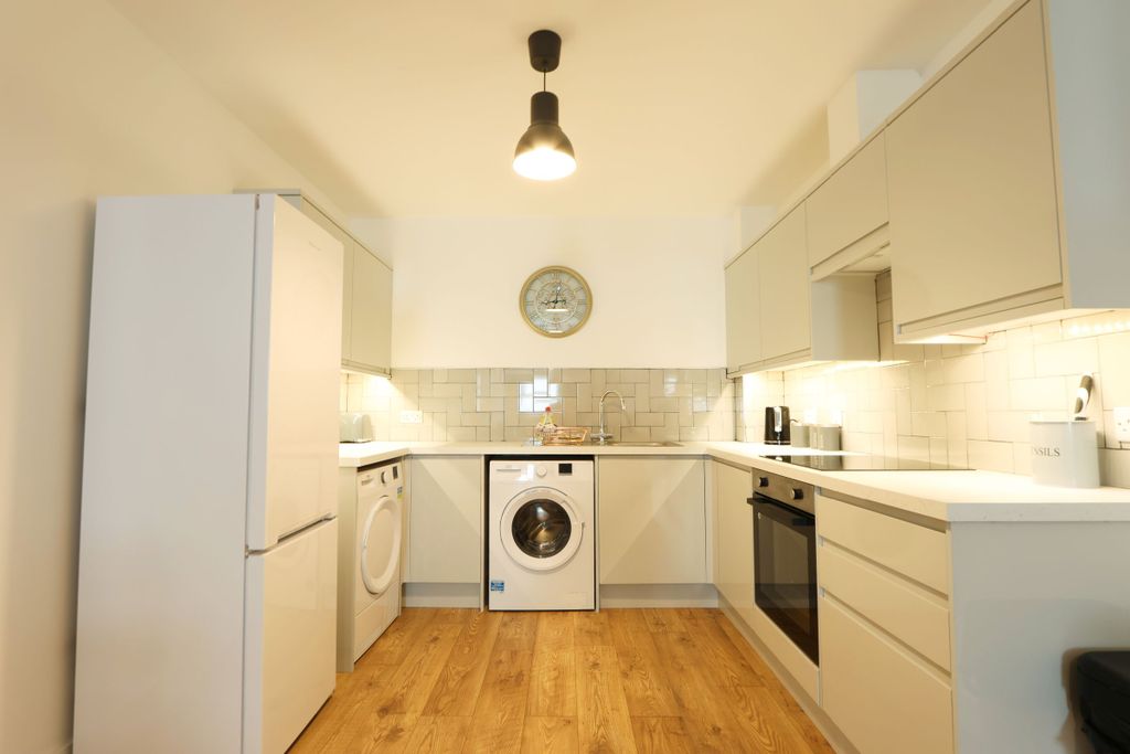 Property photo 2 of 23