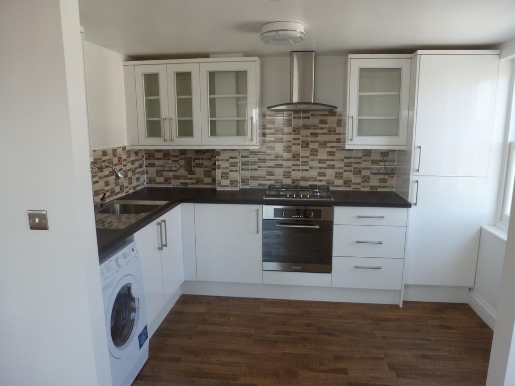 Property photo 1 of 10 Kitchen