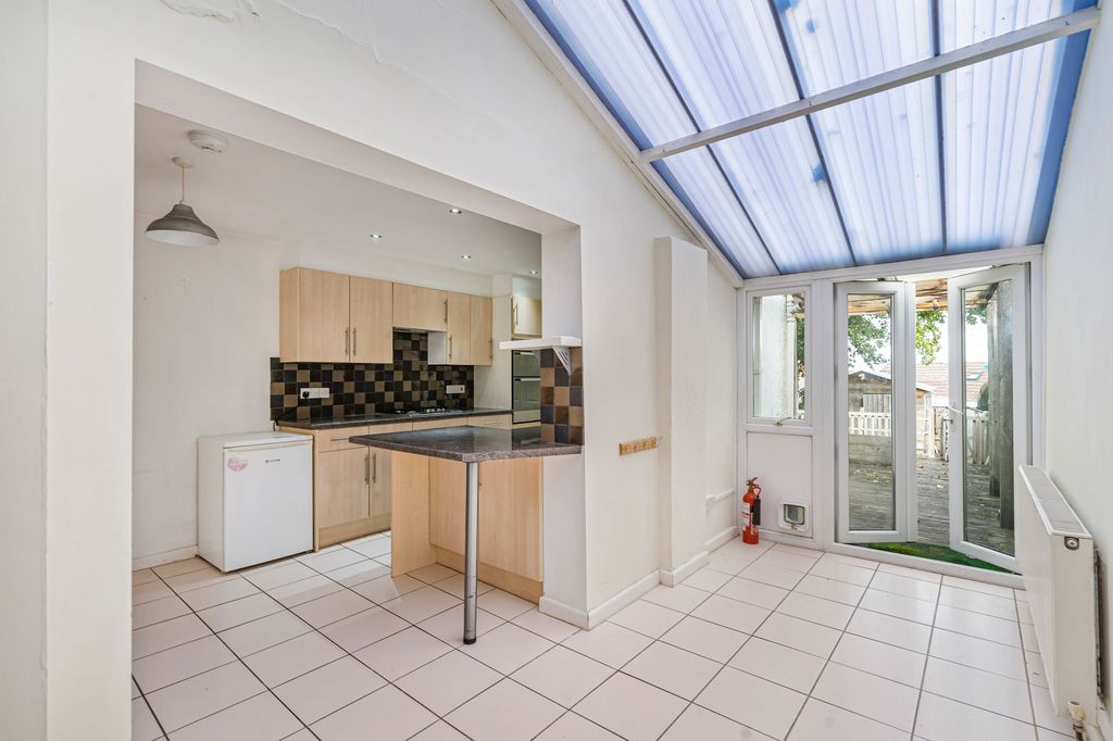 Property photo 3 of 22