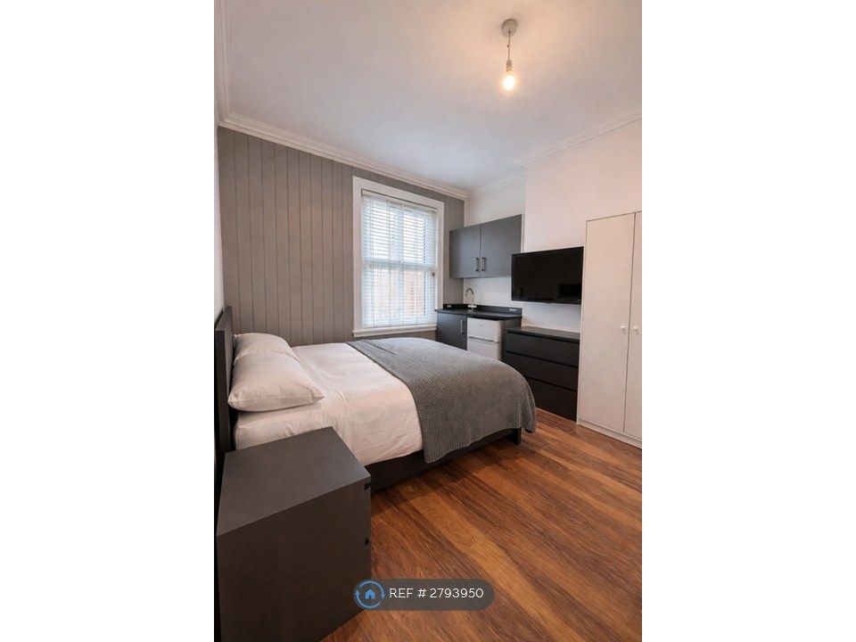 Property photo 2 of 31