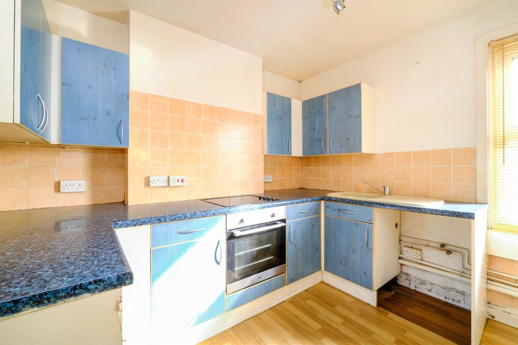 Property photo 3 of 8