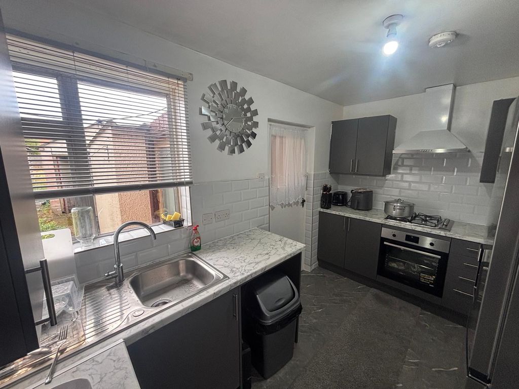 Property photo 1 of 3