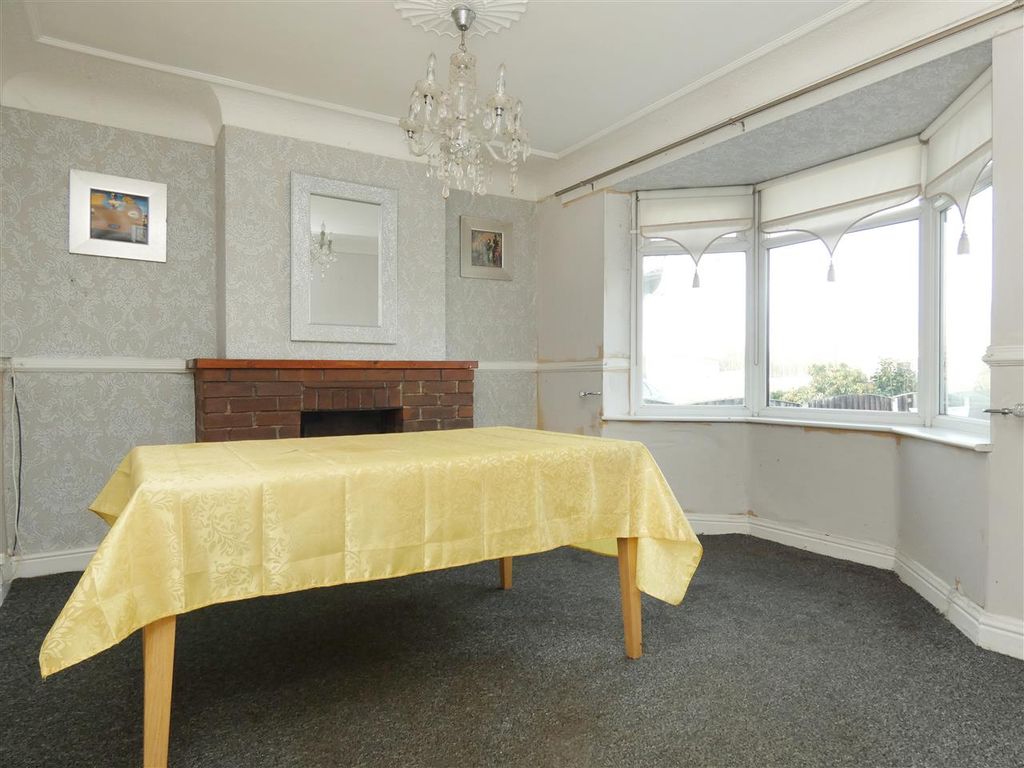 Property photo 3 of 14 Dining Room