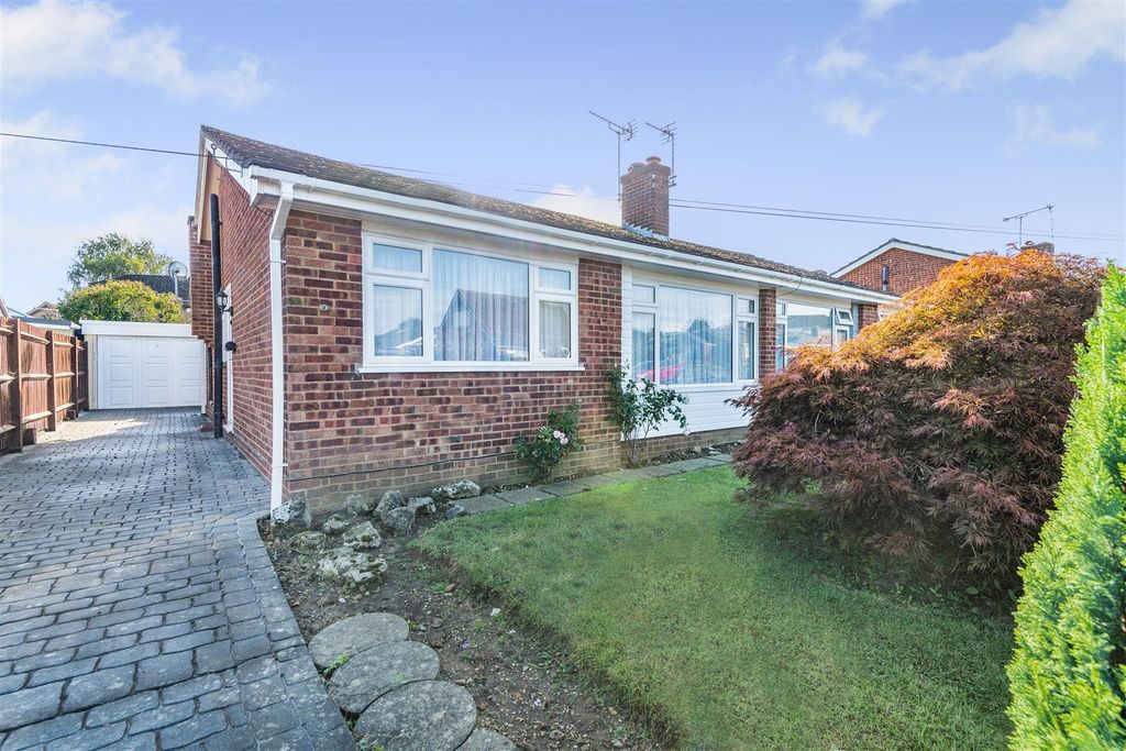 Property photo 1 of 16 Front External