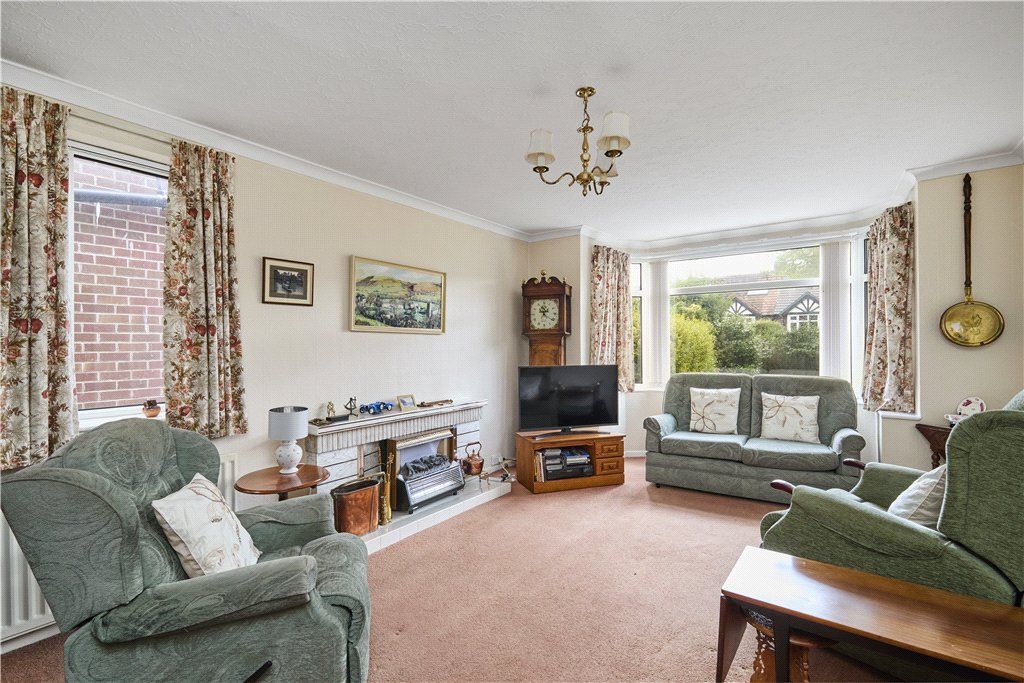 Property photo 2 of 20 Sitting Room