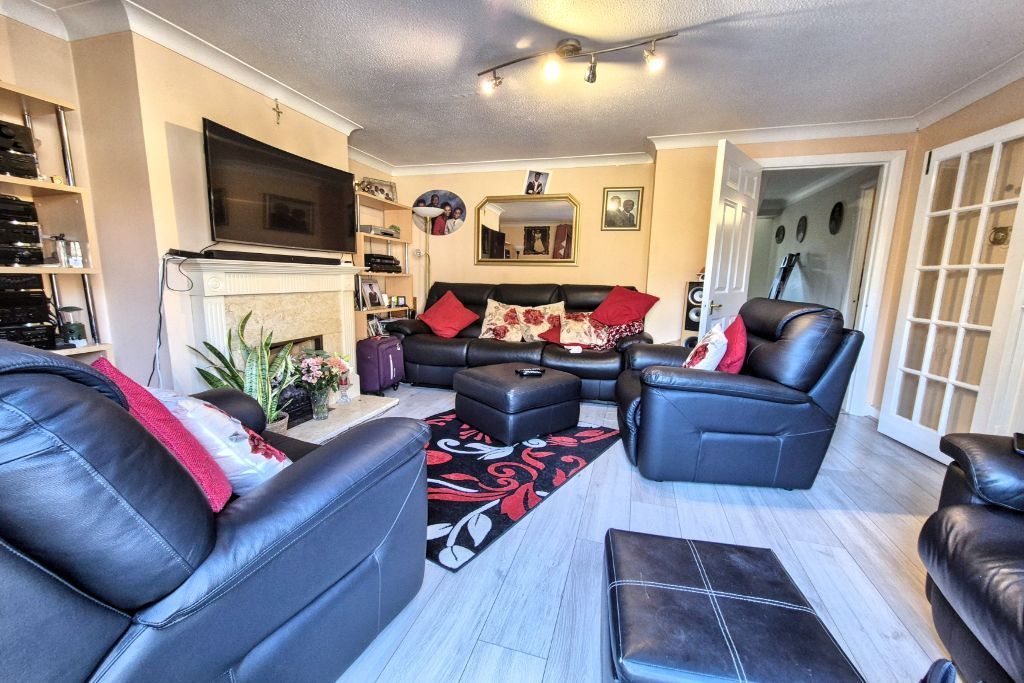 Property photo 3 of 8