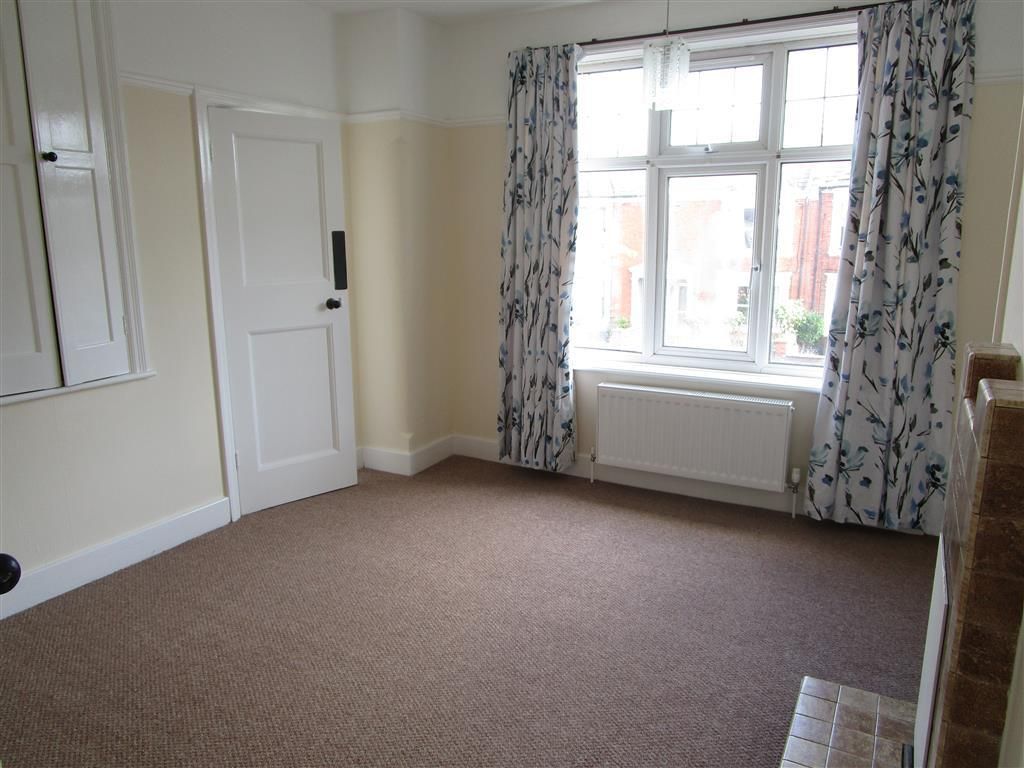 Property photo 3 of 6 Bedroom