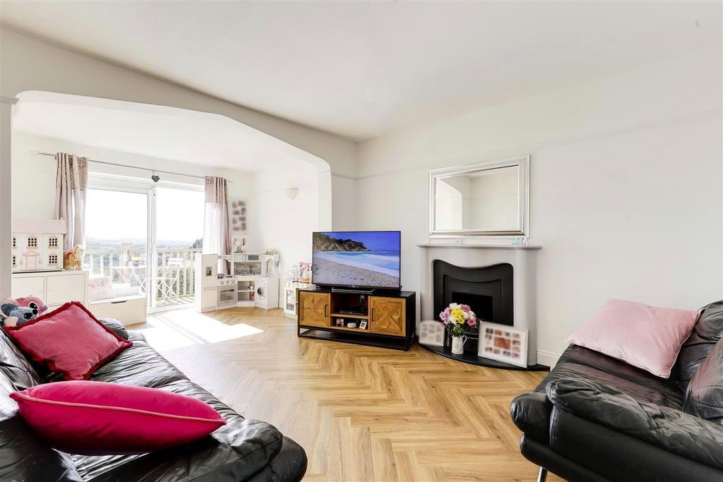 Property photo 3 of 21 12.Jpg