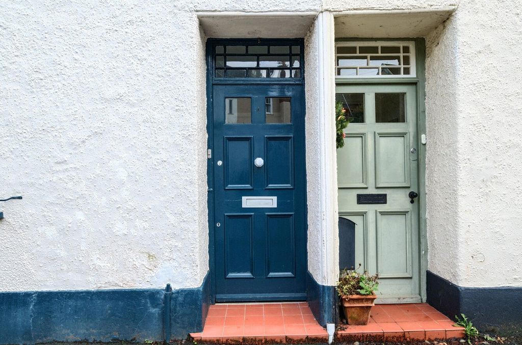 Property photo 2 of 15 Entrance