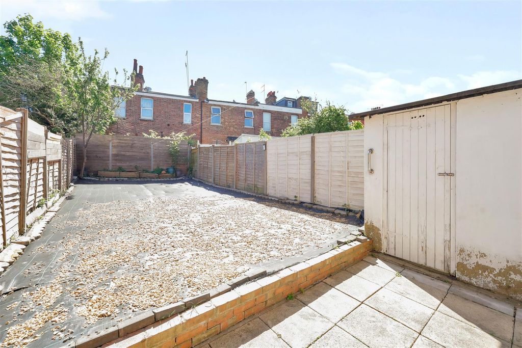 Property photo 3 of 12 Garden