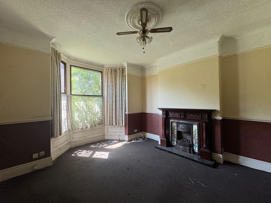 Property photo 3 of 8 3.Jpg