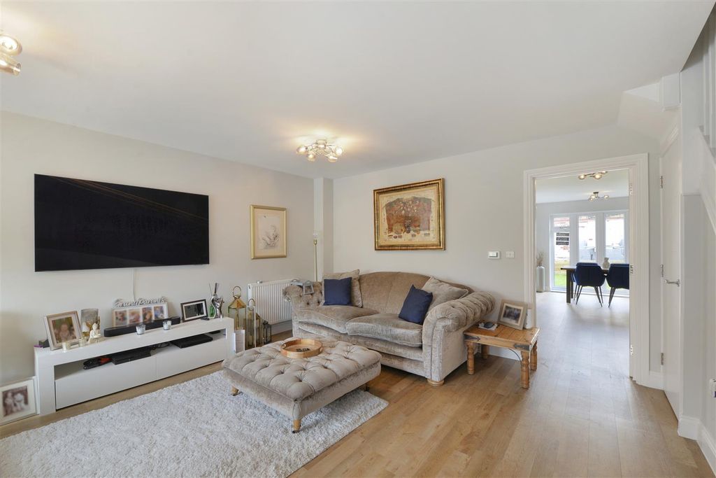 Property photo 3 of 13 03.