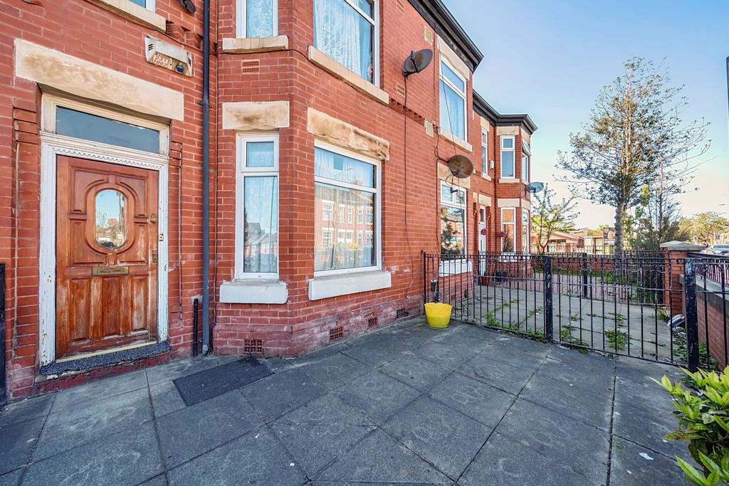Property photo 1 of 11