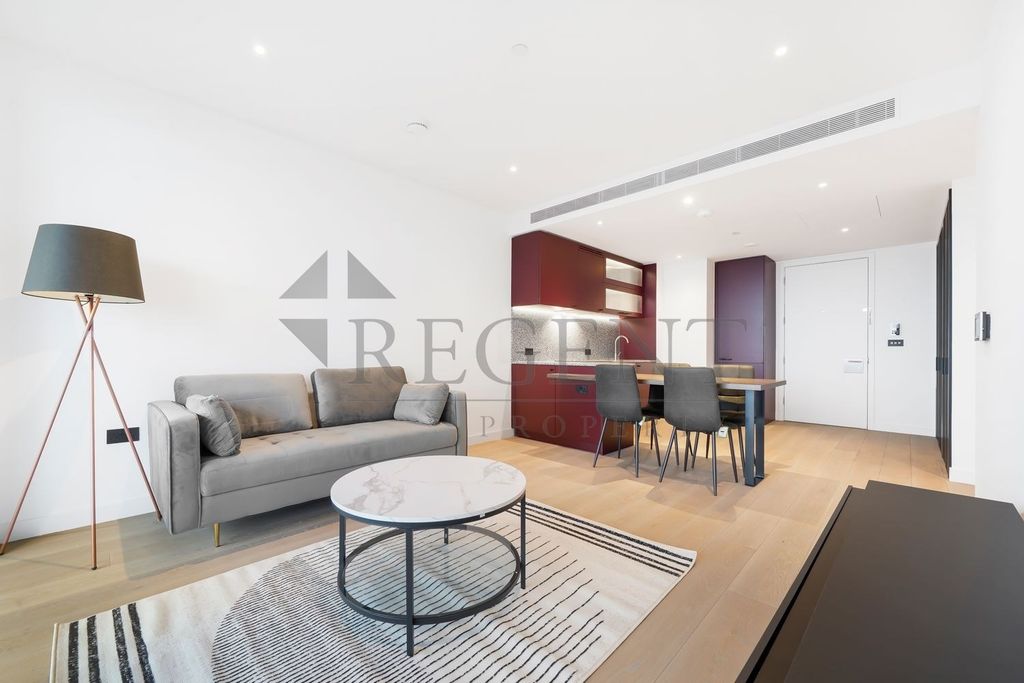 Property photo 1 of 19 Reception