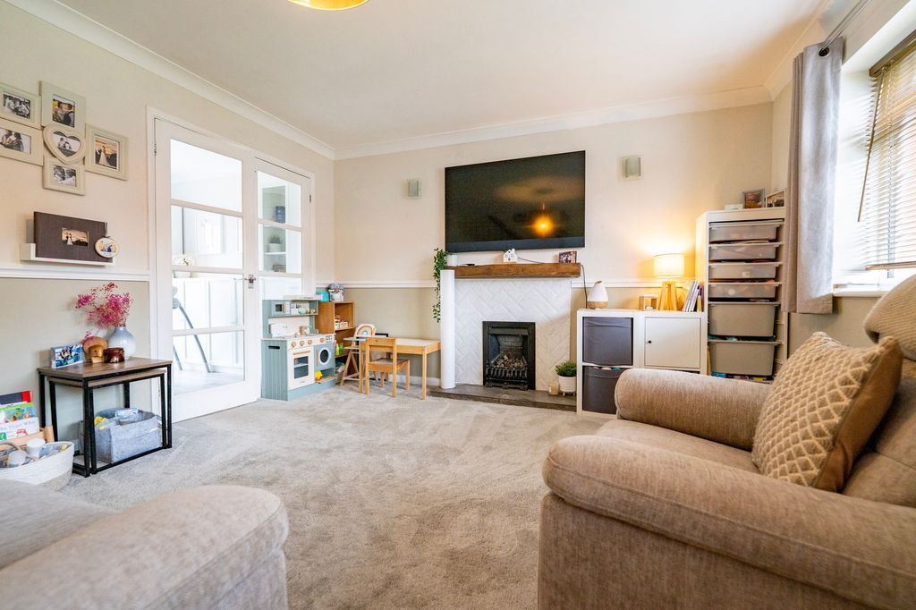 Property photo 2 of 20