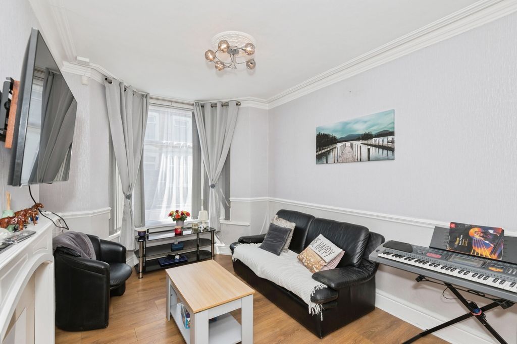 Property photo 3 of 20 Pbox-Img.Jpg