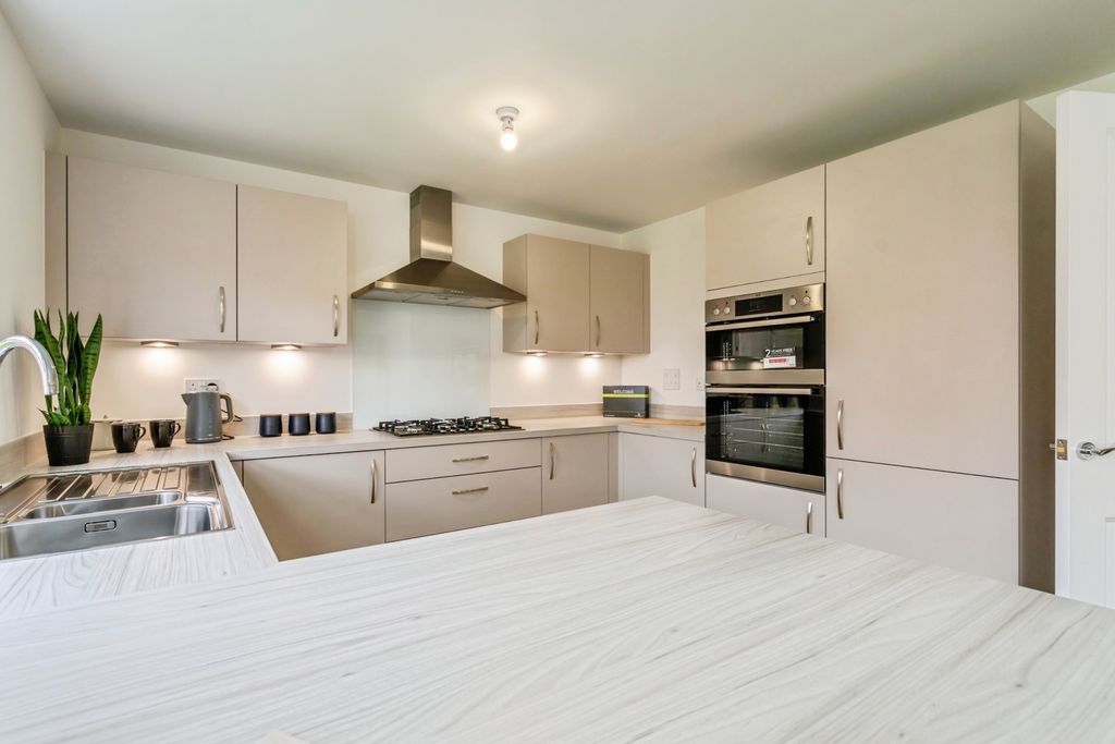 Property photo 3 of 21 Pbox-Img.Jpg