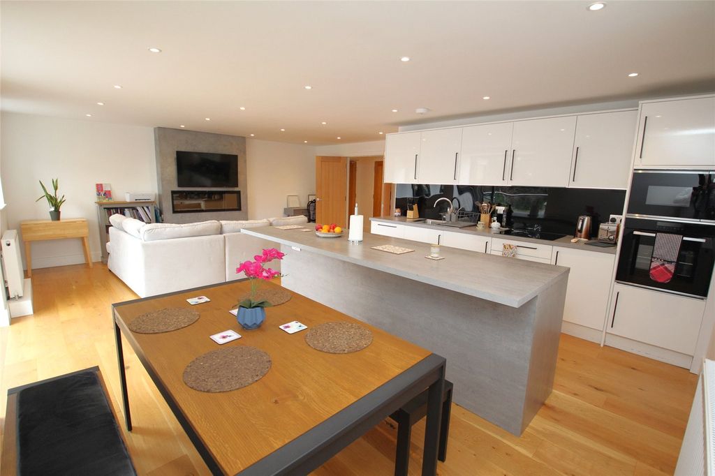 Property photo 3 of 15 Picture No. 09