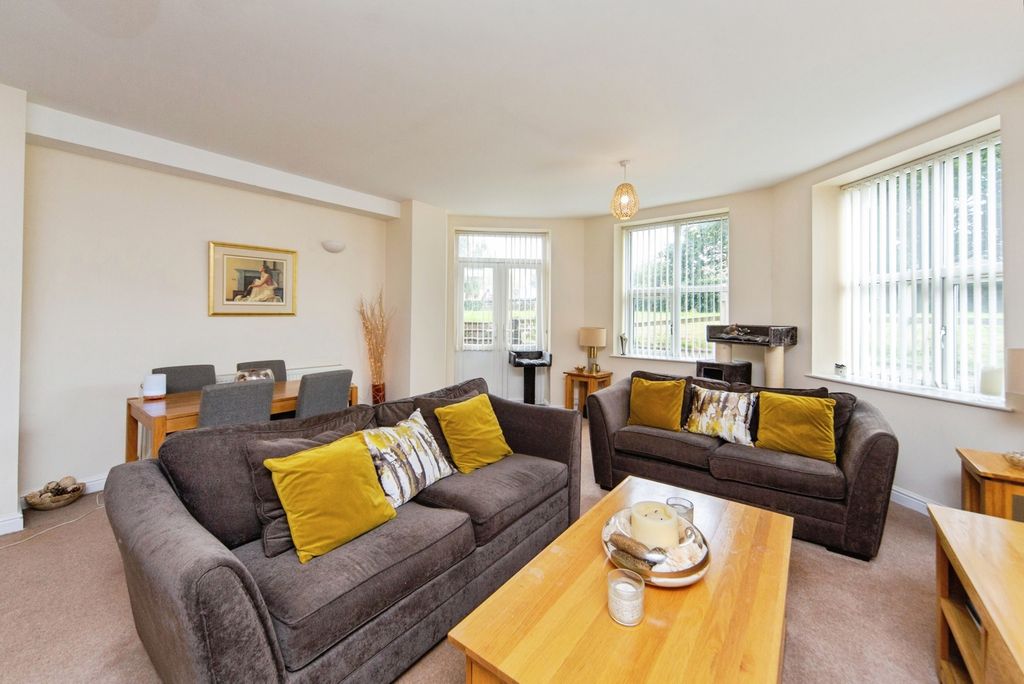 Property photo 2 of 10 Pbox-Img.Jpg